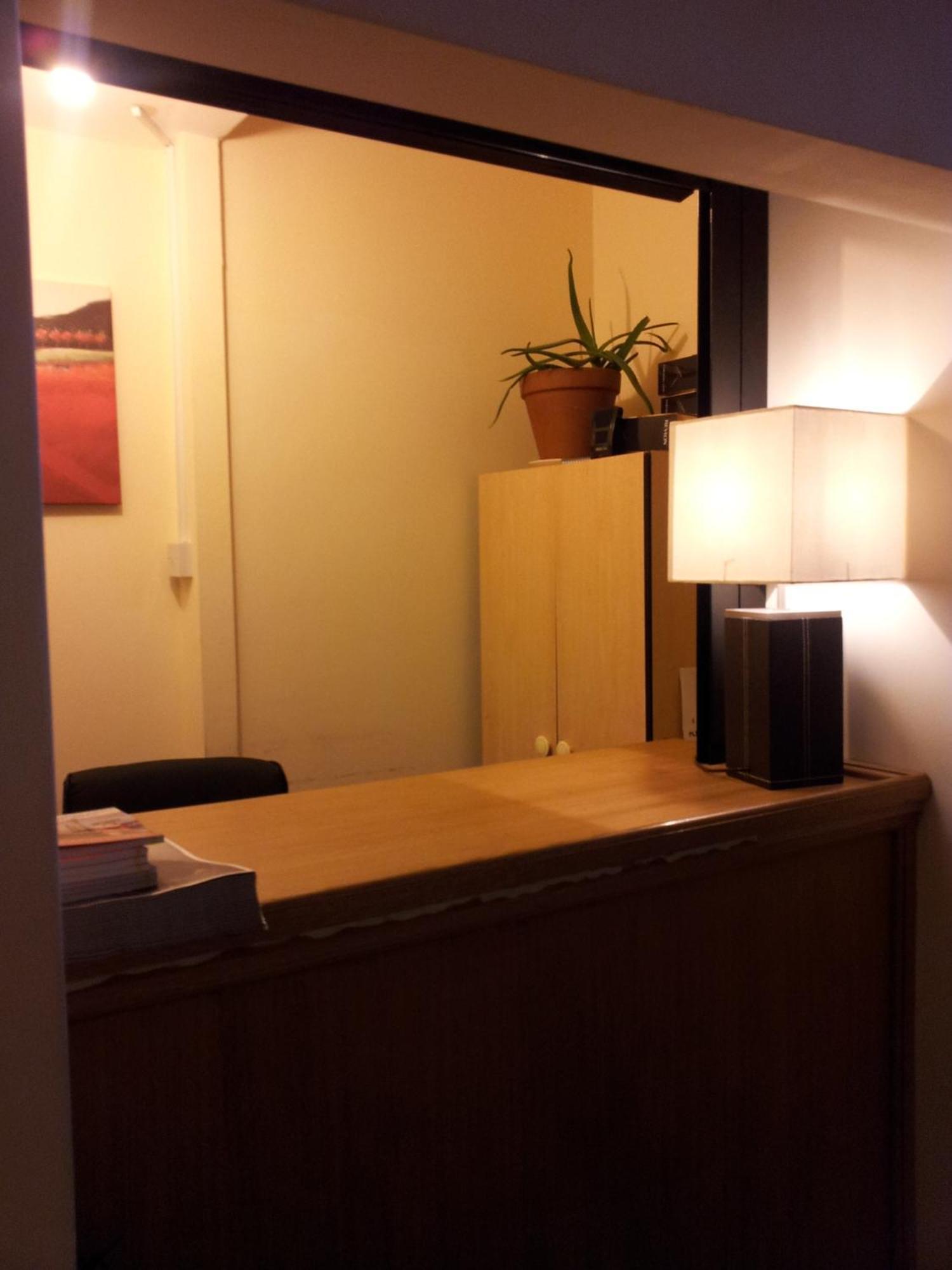 London Olympus Hotel Nirvana Экстерьер фото