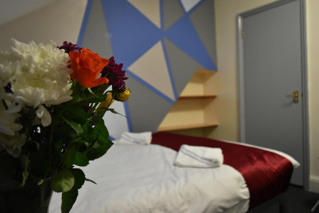 London Olympus Hotel Nirvana Экстерьер фото