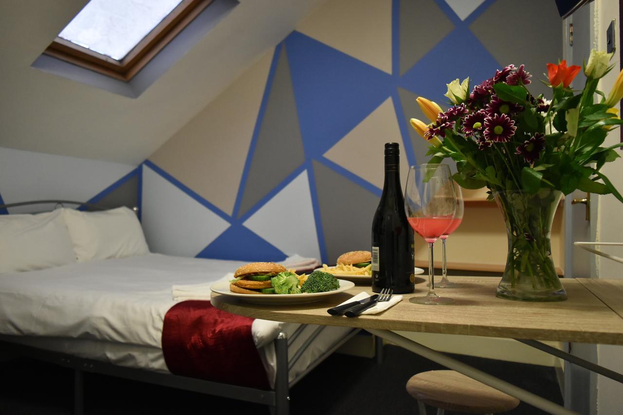 London Olympus Hotel Nirvana Экстерьер фото